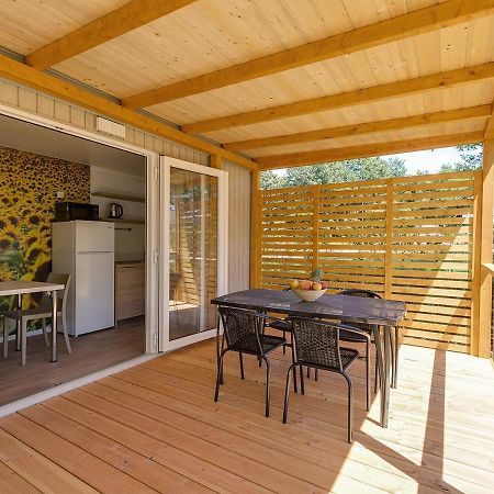 Adriamar Mobile Homes In Camping Park Umag Exteriör bild