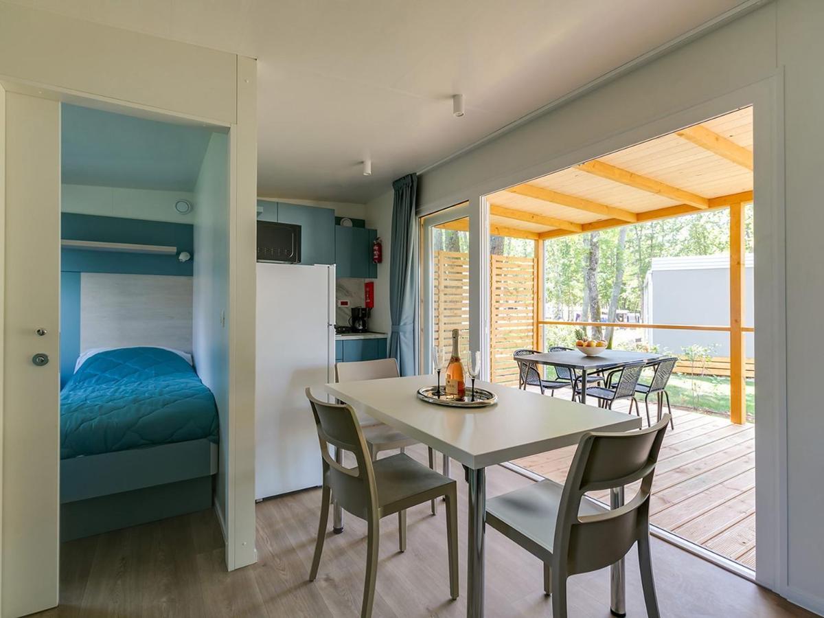 Adriamar Mobile Homes In Camping Park Umag Exteriör bild