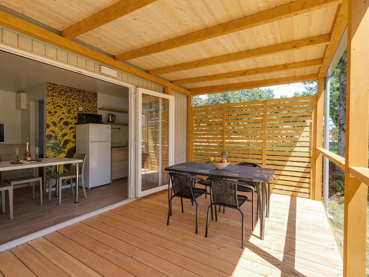Adriamar Mobile Homes In Camping Park Umag Exteriör bild