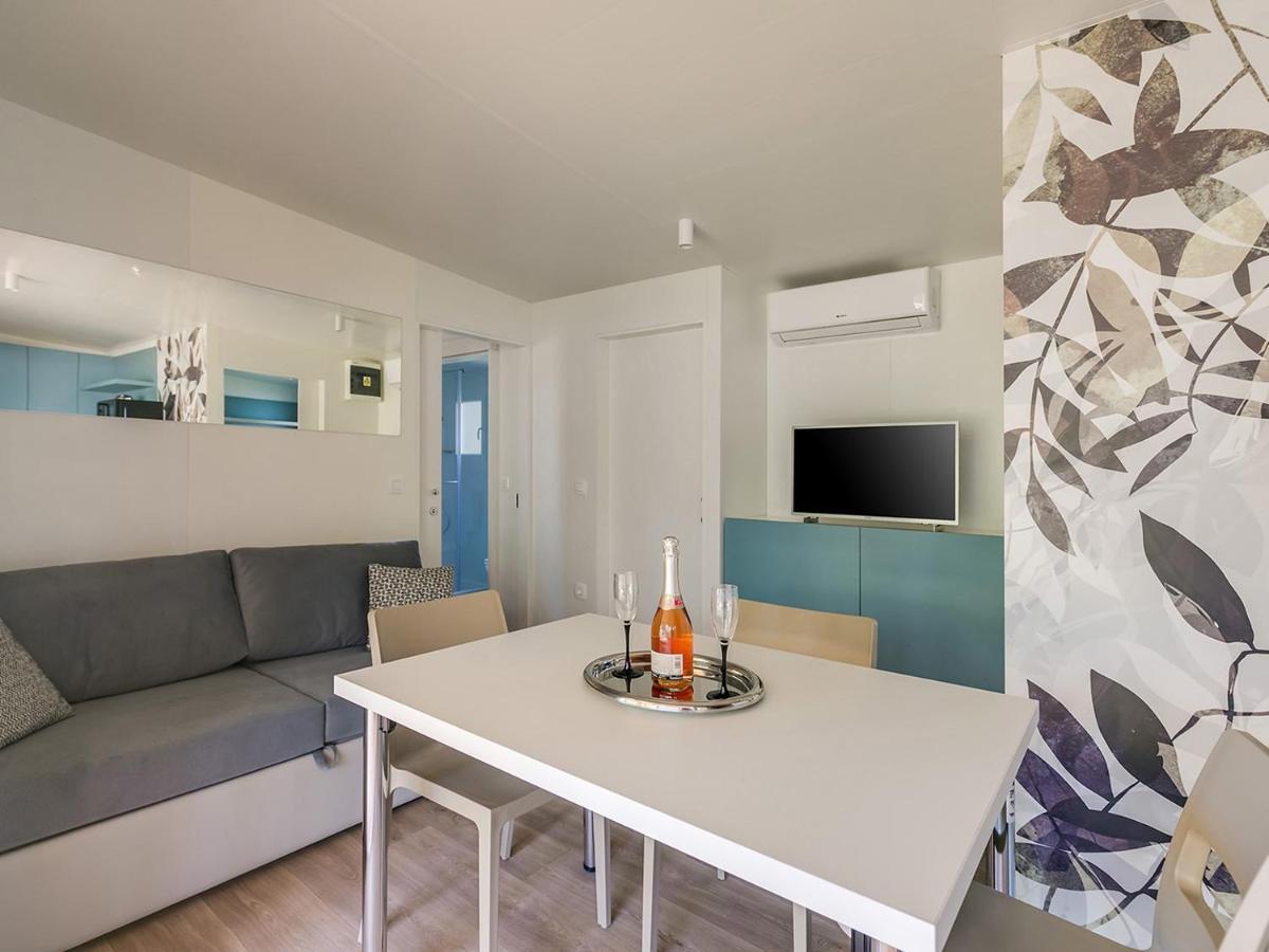 Adriamar Mobile Homes In Camping Park Umag Exteriör bild