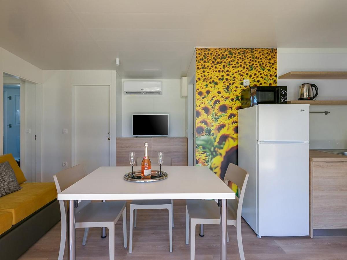 Adriamar Mobile Homes In Camping Park Umag Exteriör bild