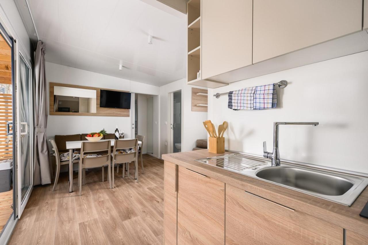 Adriamar Mobile Homes In Camping Park Umag Exteriör bild