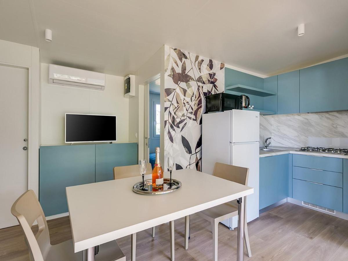 Adriamar Mobile Homes In Camping Park Umag Exteriör bild